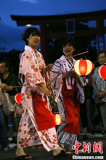 富士山游客多致厕所紧张 日吁游客自带如厕设备