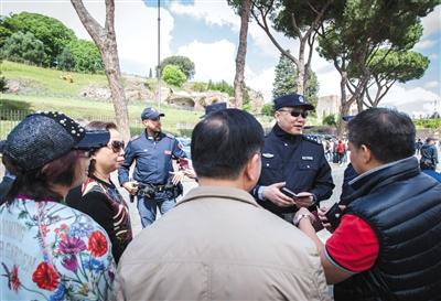 中国首批赴欧巡逻警察回国：游客问是不是真警察