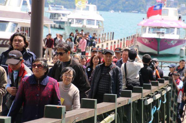 台拟放宽大陆游客自由行限制 吸引背包客和学生